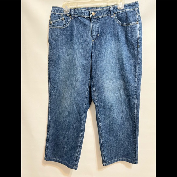 Liz Claiborne womens straight leg jean NWT sz 12 petite great jean timeless - Picture 1 of 11